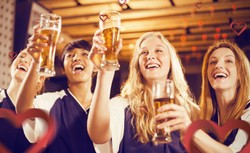 PiS chce zniechęcić kobiety do picia. Jak ? Etykietami o liczbie kalorii