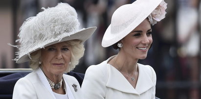 Modowa wpadka na urodzinach królowej