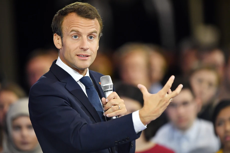 Emmanuel Macron w kreowaniu kierunku dla rozwoju Francji pamięta o odnawialnych źródłach energii i sztucznej inteligencji.