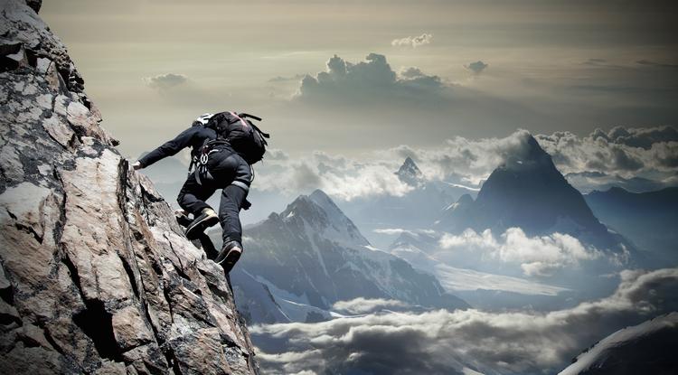 Nem lehet tudni pontosan, hogy mi van a magyar hegymászóval. Fotó: Getty Images