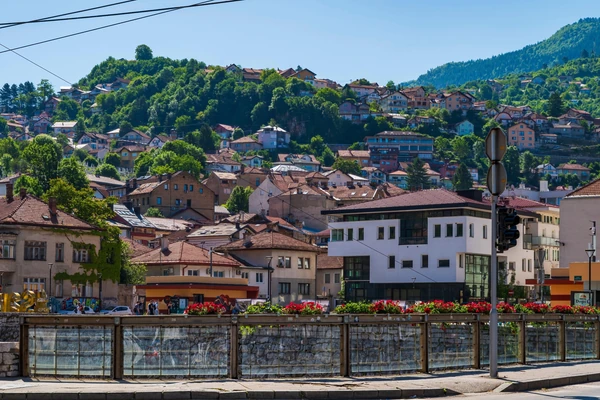NAJJEFTINIJI GRAD za vikend putovanje u Evropi nalazi se u našem komšiluku: Turisti SVE MASOVNIJE HRLE OVDE, a i Srbi ga obožavaju - ODUVEK I ZAUVEK 
