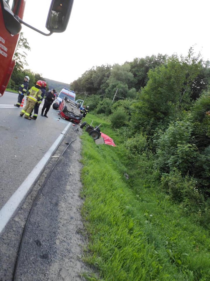 Samochód zderzył się z zaprzęgiem konnym