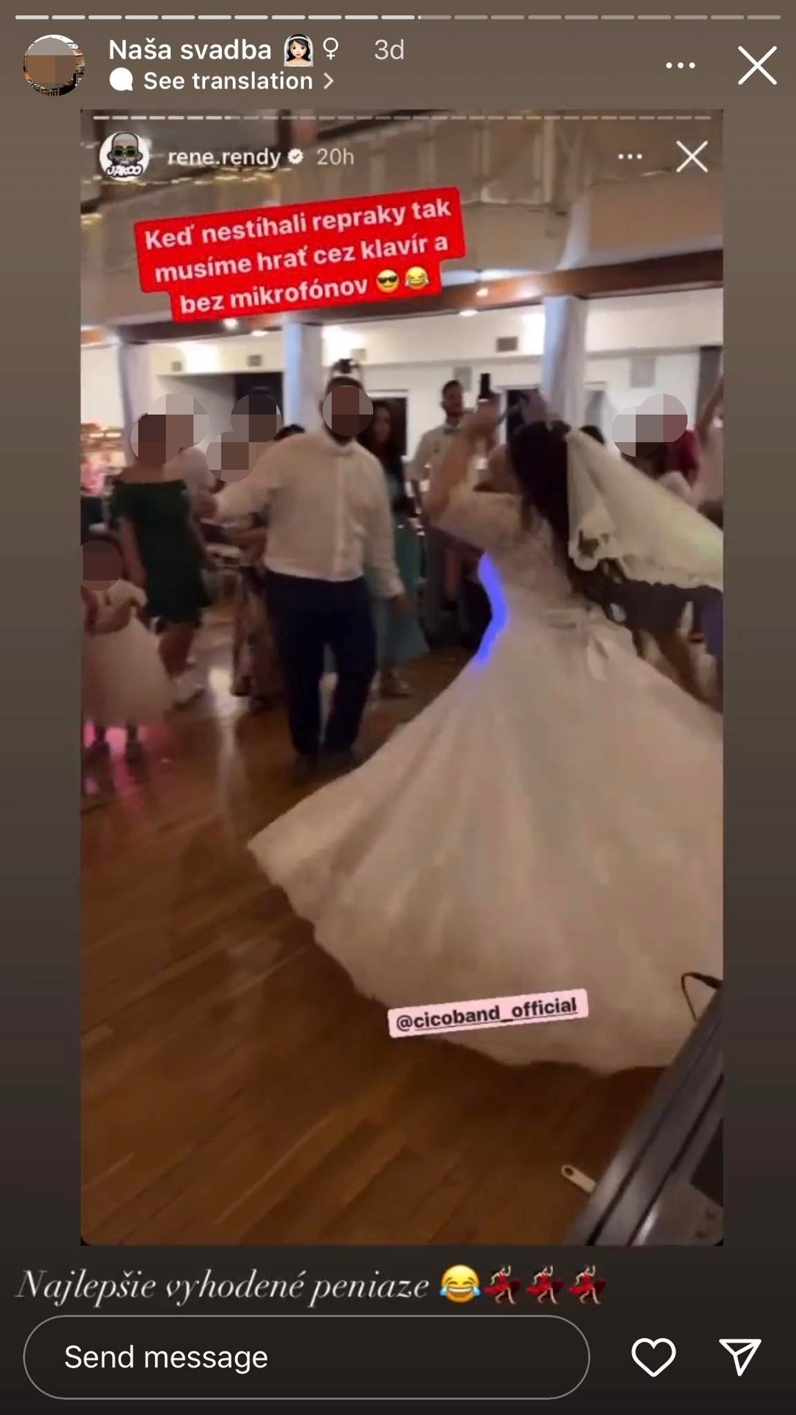 Novomanželom zahral na svadbe Cico band a René Strauzs. 