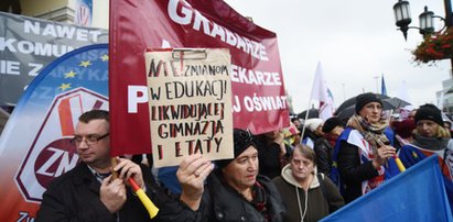 Manifestacja nauczycieli w Warszawie. Pomaszerują przed Sejm