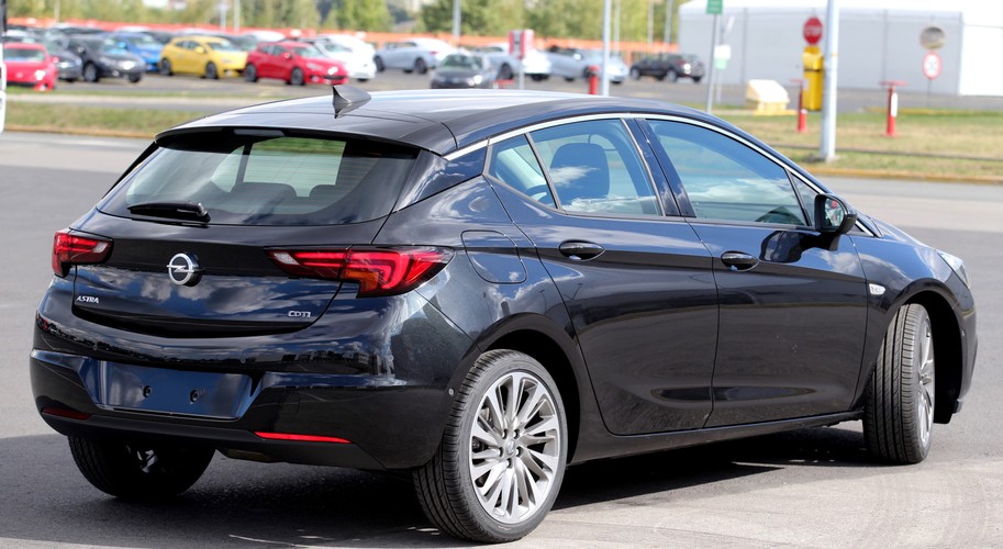 Nowy Opel Astra,  PAP/Andrzej Grygiel