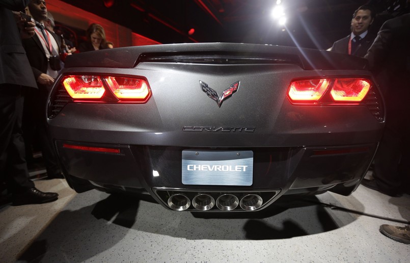 Ludzie z Chevroleta zdecydowali się otworzyć sejf i wyciągnąć tajne akta. Już wiadomo, że corvette stingray siódmej generacji wejdzie do sprzedaży w Europie jesienią 2013 roku. Osiągi? Cena?