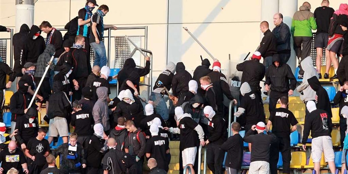 Ogromna bijatyka na stadionie Zawiszy