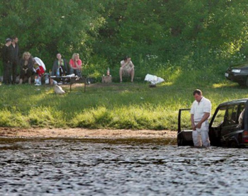 Bydło nad jeziorem