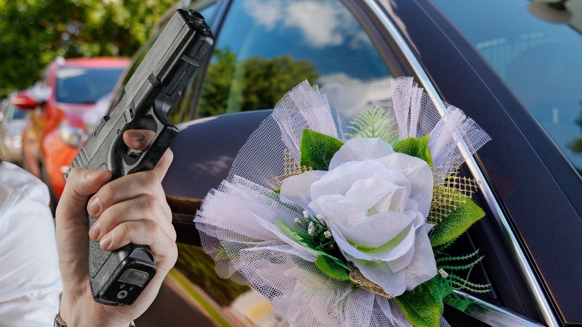 pucali iz auta u svadbenoj koloni