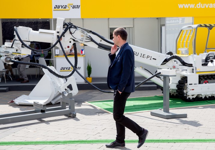 Jak podali organizatorzy, głównym celem konferencji będzie wykazanie, że wytwarzanie energii w elektrowniach węglowych jest jedyną technologią w Europie, która oferuje ciągłe dostawy energii bez ryzyka geopolitycznego. Jednocześnie w trakcie targów promowane mają być innowacyjne rozwiązania dla branży, służące poprawie bezpieczeństwa, a także ochronie przyrody.
<br><br>mtb/ akp/ son/<br> fot. (mr) PAP/Andrzej Grygiel