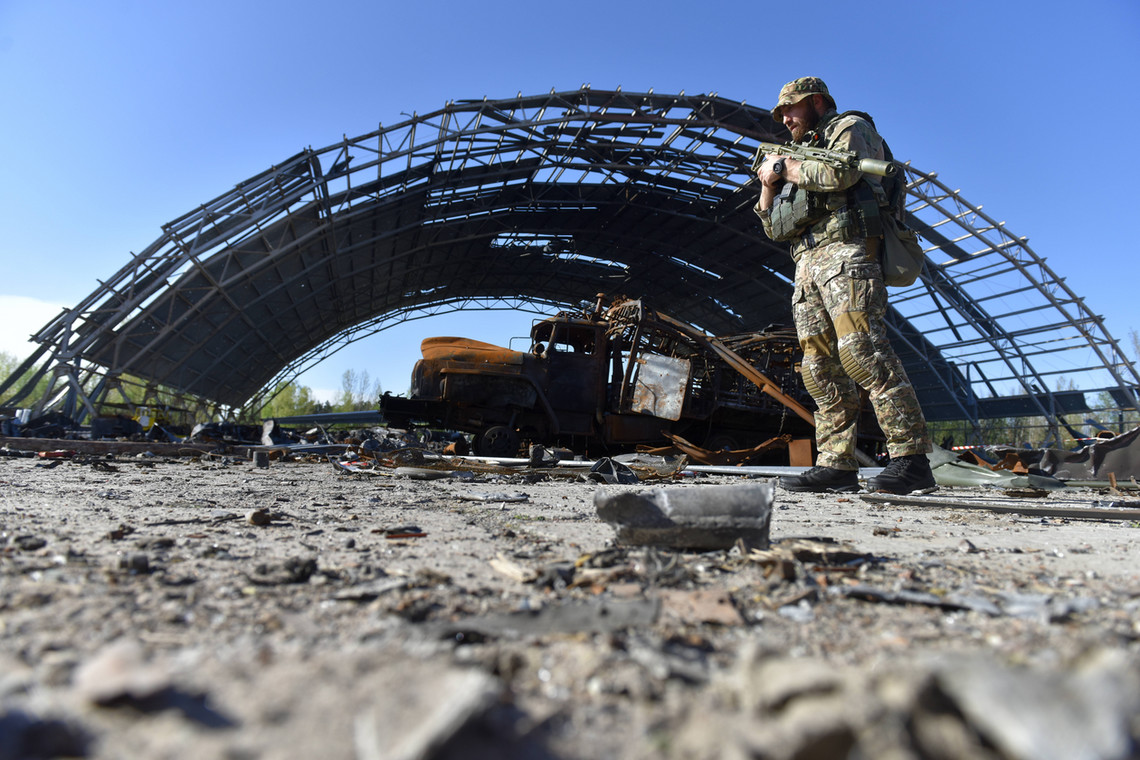 Zniszczenia na ukraińskim lotnisku w Hostomelu