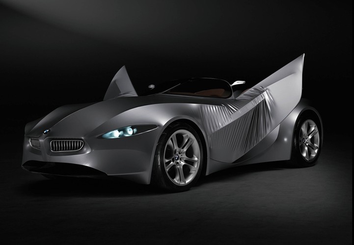 ...na drucianej ramie rozciągnięto lycrę