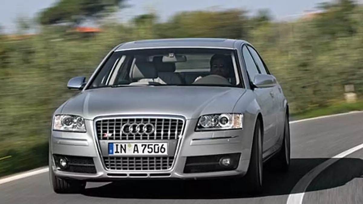 Audi S8: oficjalny film reklamowy sportowo-luksusowej limuzyny