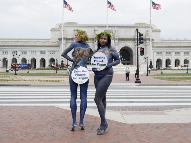 Ashley Byrne i Leandria Campbell