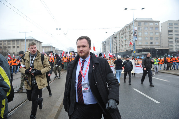 Członek Zarządu Głównego Ruchu Narodowego Witold Tumanowicz na czele Marszu Niepodległości