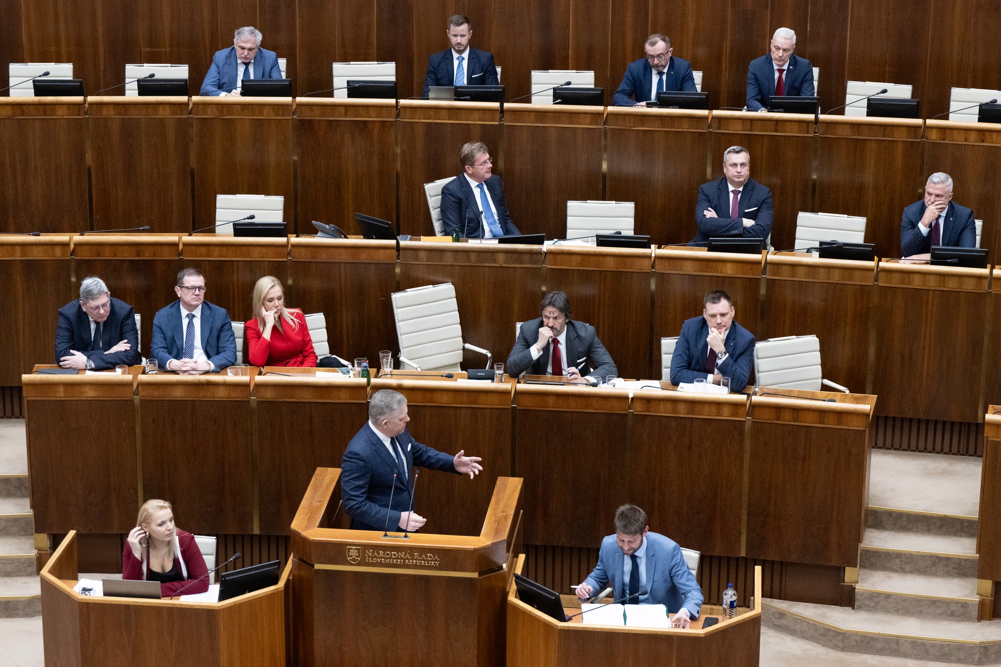 Mimoriadna schôdza NR SR k odvolávaniu vlády.
