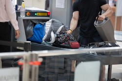 Tego nigdy nie wkładaj do podręcznego bagażu. Unikniesz problemów na lotnisku