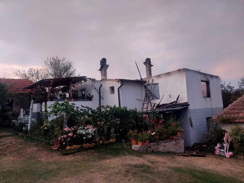 Kuća porodice nakon požara