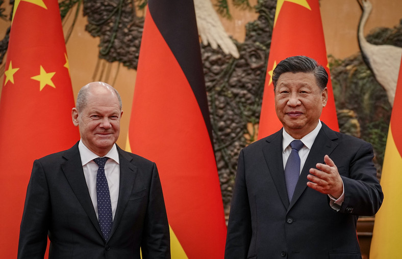 Kanclerz Niemiec Olaf Scholz i przewodniczący Chińskiej Republiki Ludowej Xi Jinping
