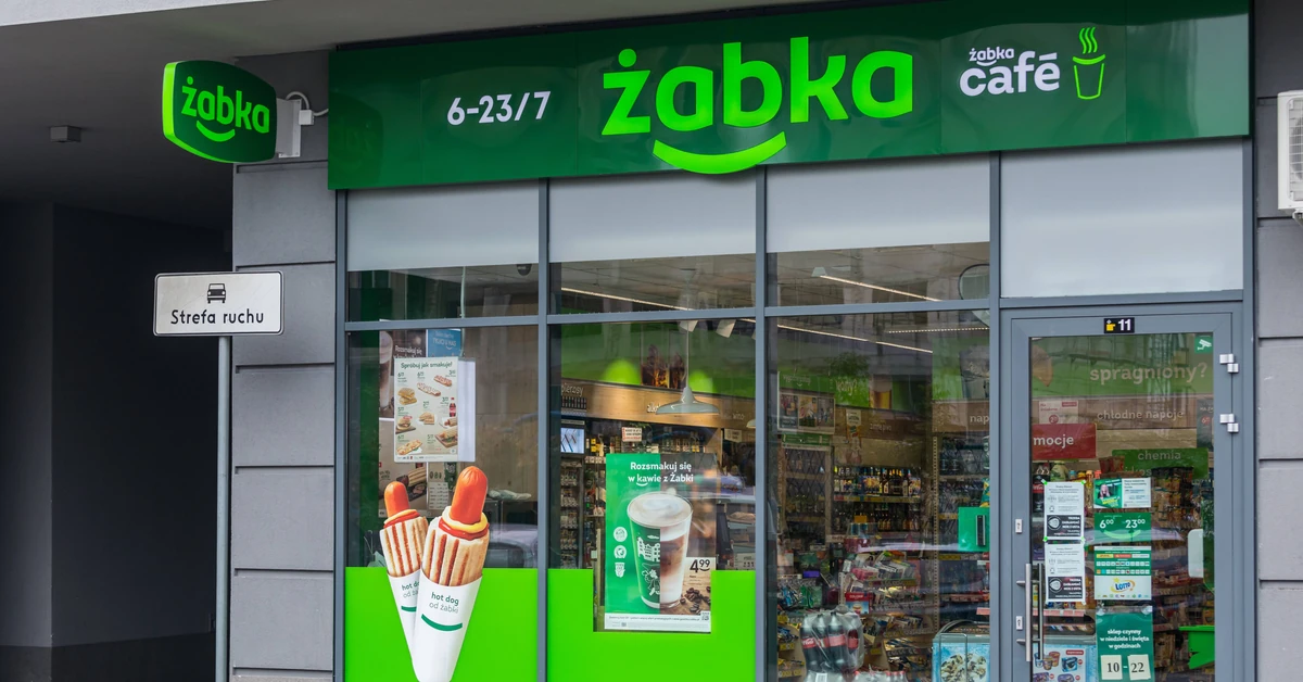 Do której otwarta jest Żabka w sylwestra? Godziny otwarcia