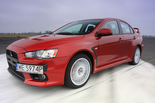 Subaru Impreza WRX STI kontra Mitsubishi Lancer EVO X - Szybkie, ale czy wściekłe?