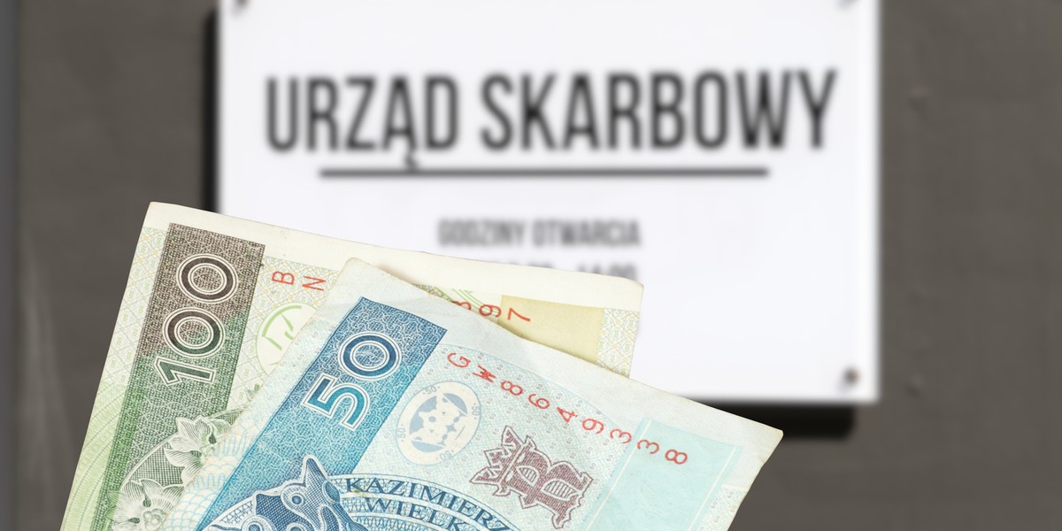 Kradzież pieniędzy z konta. Skarbówka chce podatku, jeśli bank je odda.