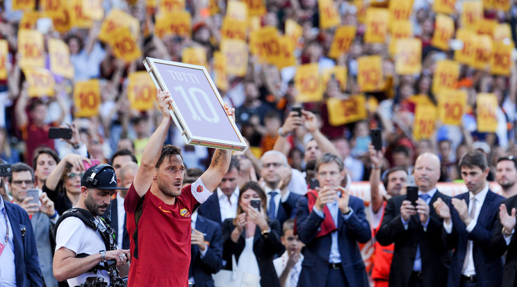 Totti 15 év alatt 619 mérkőzésen 250 gólt szerzett a klubjában /Fotó: AFP