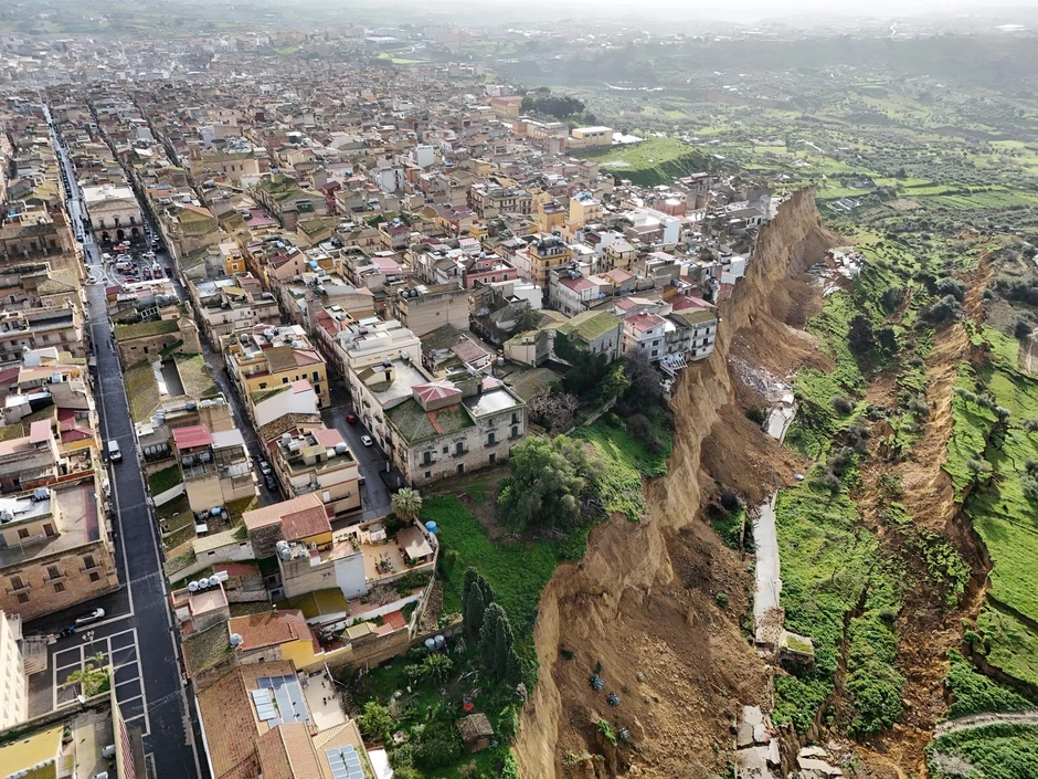 Zbog klizišta su zatvorene škole u Nišemi