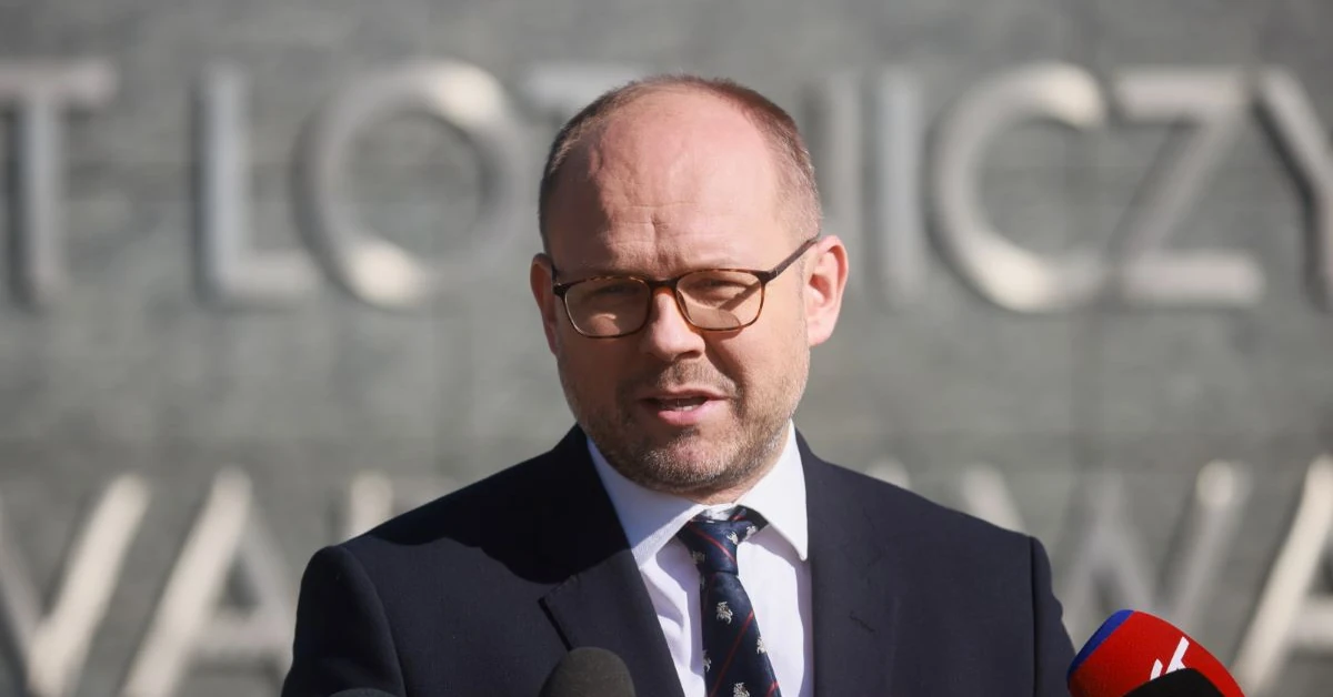 Wrze na linii MSZ-Pałac Prezydencki. Poszło o lot Nawrockiego do USA