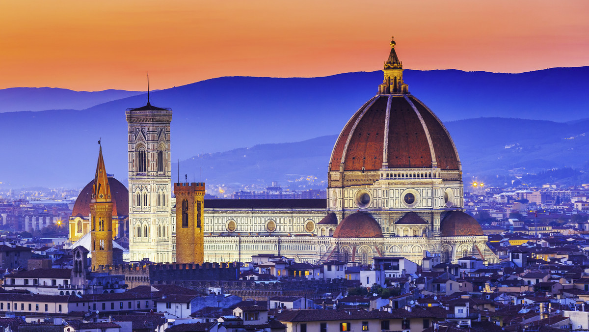 Florencja, uważana za jedno z najbardziej romantycznych miast świata, jest stolicą osób samotnych. Tak włoska prasa podsumowała dane demograficzne ogłoszone przez władze miejskie. Liczba singli stale tam rośnie.