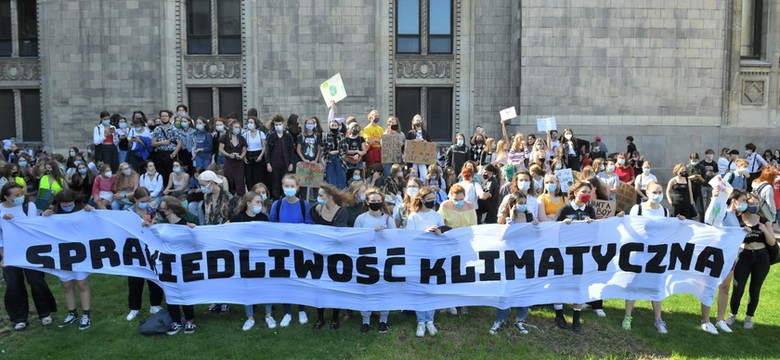 Tak wiele młodzieży na protestach to żadne zaskoczenie. Naszą przyszłością szasta się od dawna [KOMENTARZ]