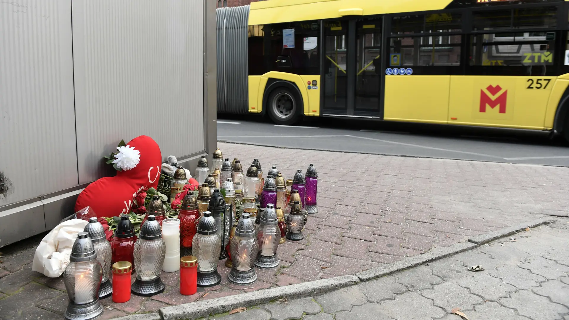 Śmierć 19-letniej Basi. Policja bada sprawę bulwersującego zdjęcia