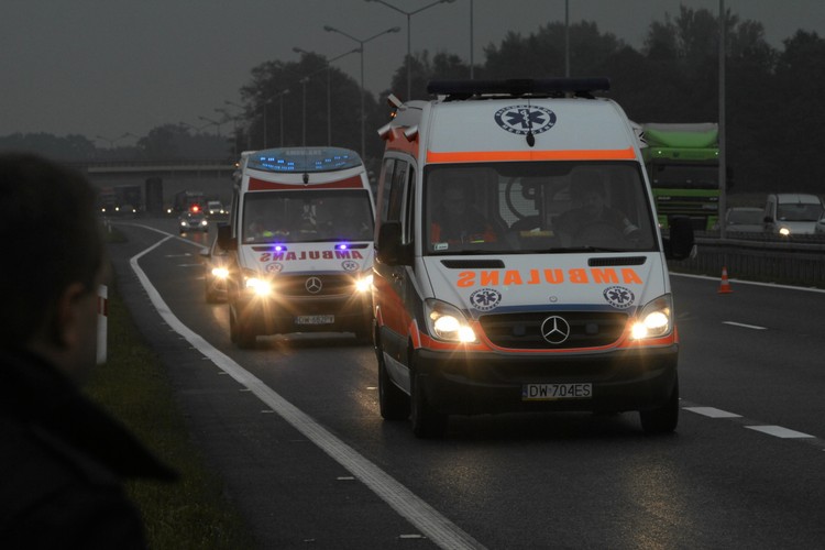Pozorowany wypadek. Ćwiczenia służb ratownicznych na autostradzie A4