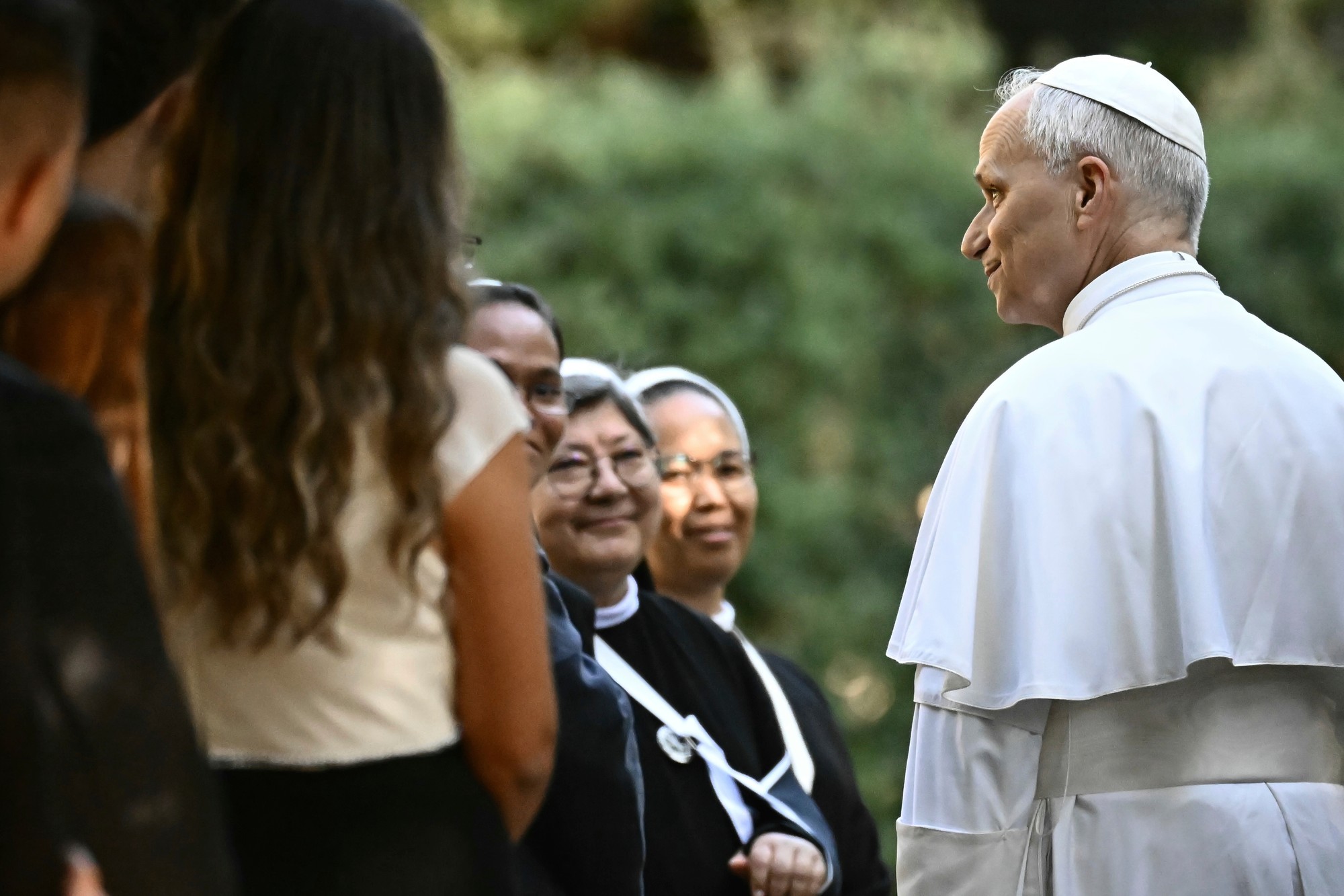 Pápež Lev XIV. po slávnostnom otvorení centra Borgo Laudato Si' (v preklade: Dedinka Laudato Si').