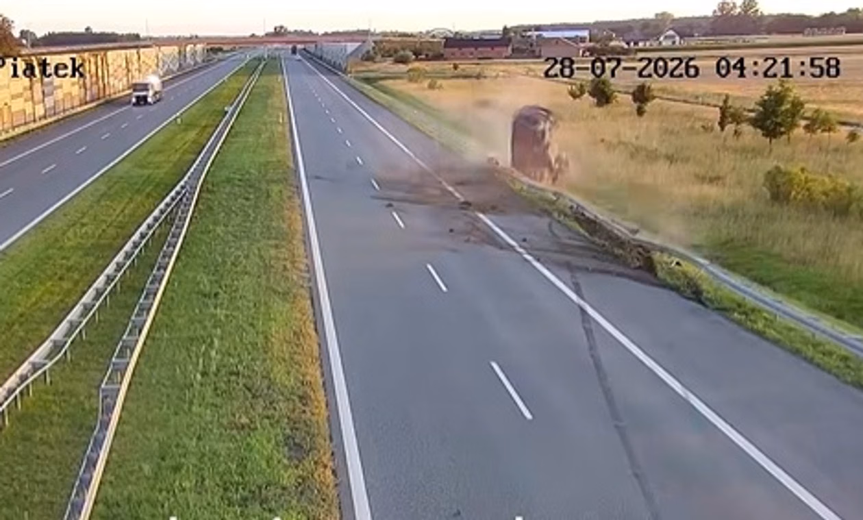 Groźny wypadek na A1. Tylko trzech kierowców zatrzymało się, aby pomóc rannym