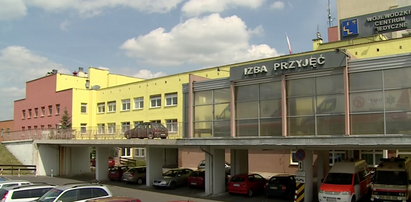 2,5 latek wypadł z okna, jego stan jest ciężki. Rodzice byli pijani