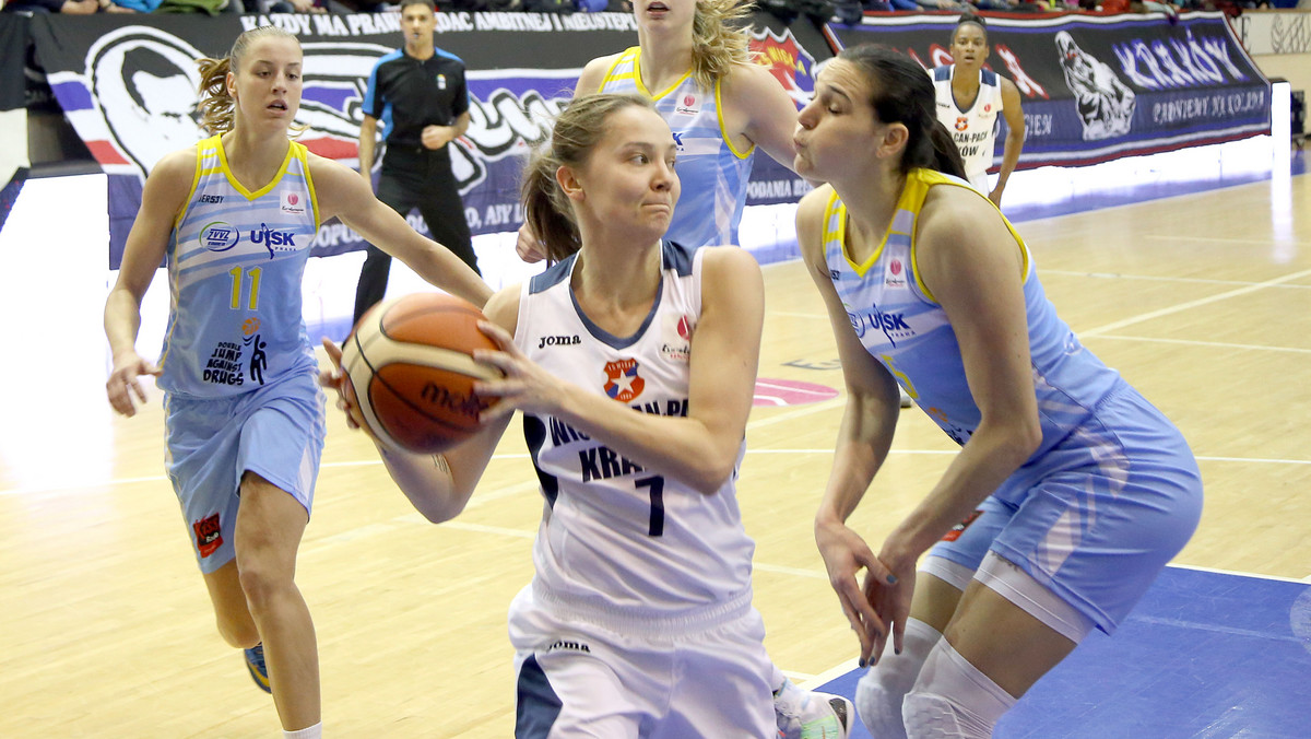 Koszykarki Wisły Can-Pack Kraków pokonały na wyjeździe turecki Agu Spor Kayseri 68:66 (19:19, 20:18, 18:12, 11:17) w meczu 14., ostatniej kolejki Euroligi. Mistrzynie Polski odniosły siódme zwycięstwo w tych rozgrywkach i awansowały do fazy play-off.