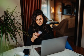 Nowe obowiązki podatkowe od lipca. Jak DAC-7 wpłynie na sprzedawców online?