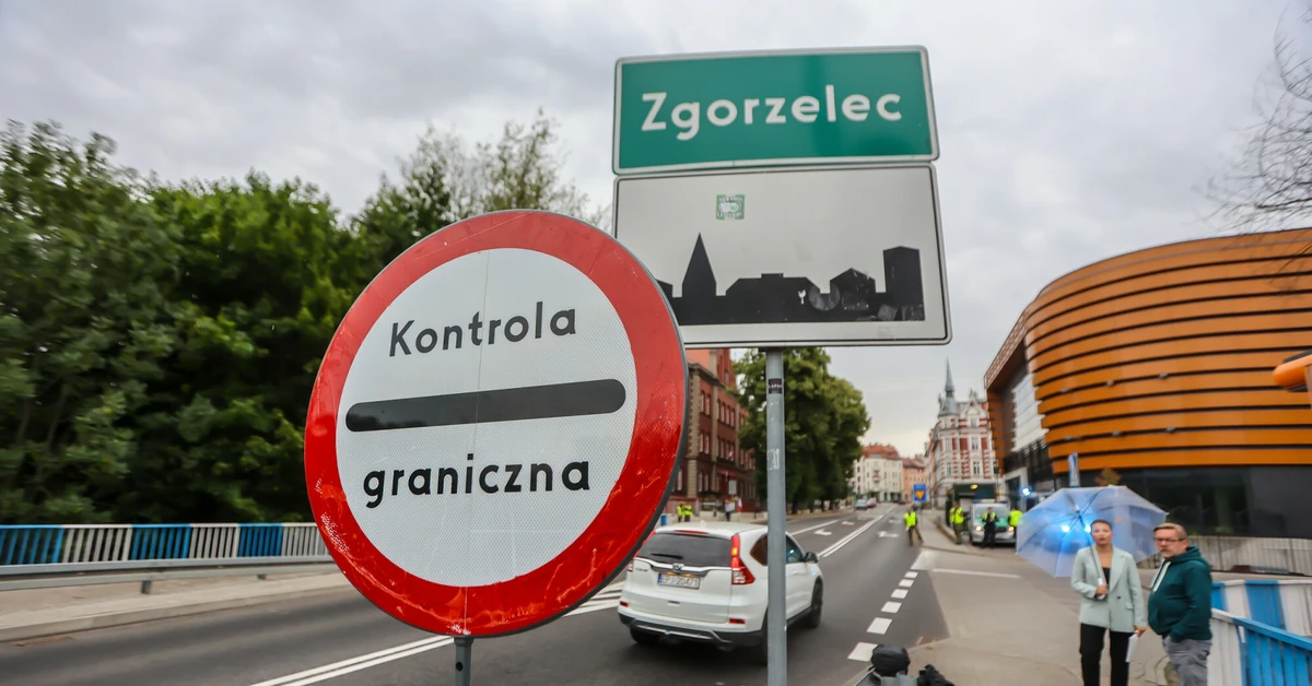 Burmistrz Zgorzelca kpi z "fal migrantów". "Zwykły fake news, nikt nie ucieka z Niemiec do Polski"