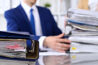 Zbyt niskie wynagrodzenia odstraszą najlepszych od pracy w administracji