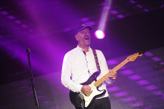 Vlatko Stefanovski sa prijateljima obeležava 50 godina karijere