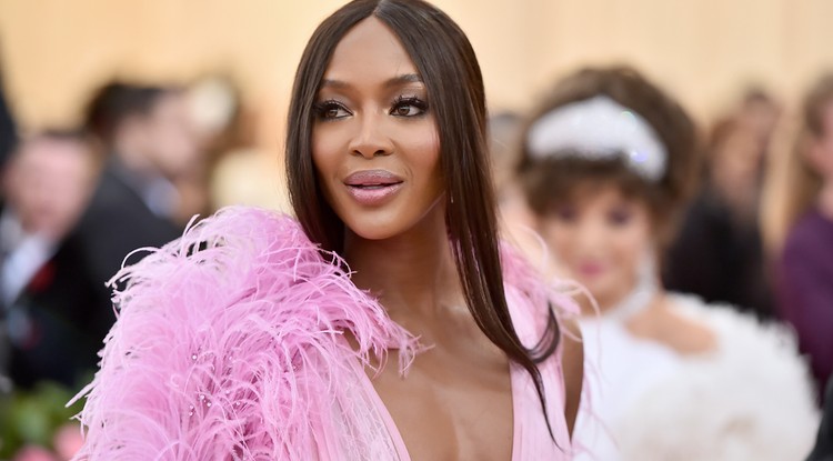 Naomi Campbell bombaformában van.