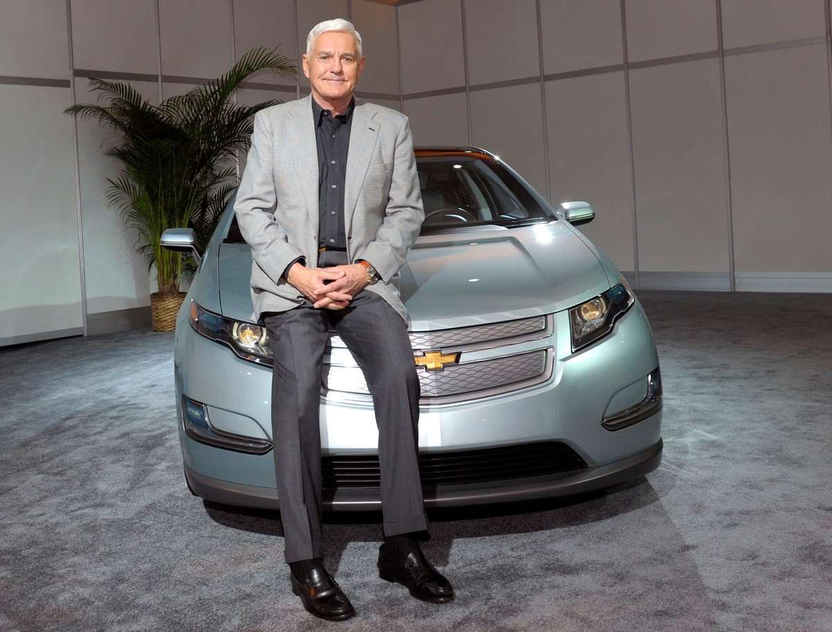 Bob Lutz, wiceprezes General Motors, mówi, że Toyota straciła "boski status"