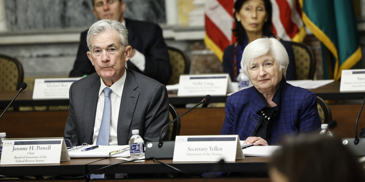 Szef Fedu Jerome Powell i sekretarz skarbu USA Janet Yellen (poprzedniczka Powella w fotelu przewodniczącej amerykańskiego banku centralnego).