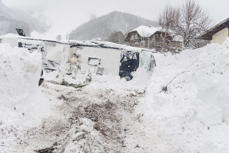 Rekordowe opady śniegu w Austrii