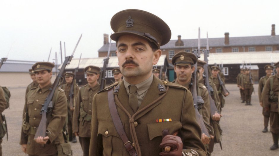 Rowan Atkinson w serialu "Czarna Żmija 4"