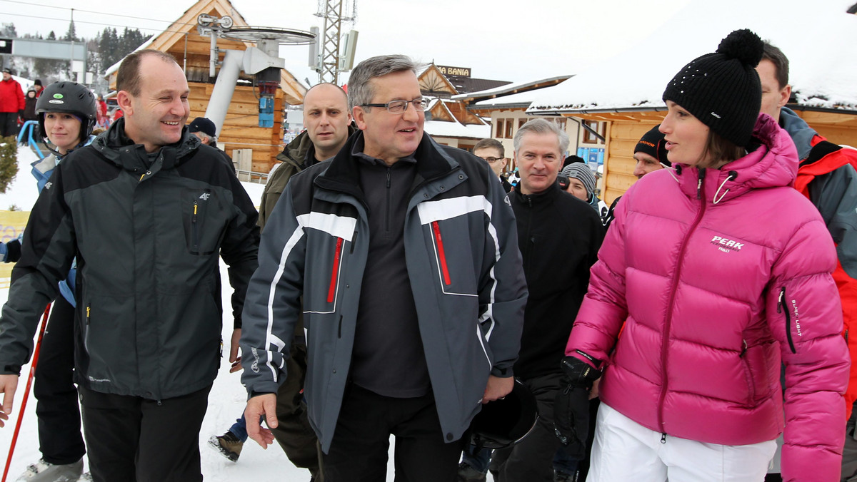 Prezydent Bronisław Komorowski, który odwiedził Białkę Tatrzańską, namawiał wszystkich Polaków do wypoczynku w rodzimych górach. Prezydent powiedział także, że organizacja zimowej olimpiady w 2022 r. w Krakowie i Zakopanem jest możliwa, ale wspólnie ze Słowacją.