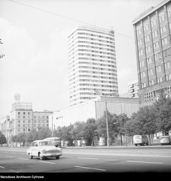 Sceny uliczne ze śródmieścia Warszawy (1969)