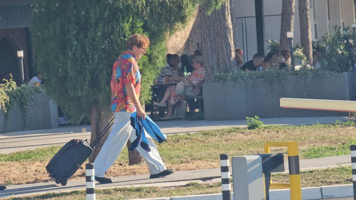 NAŠ PEVAČ KUPIO STARAČKI DOM U CRNOJ GORI Uložio milione u ovaj luksuzni objekat: 