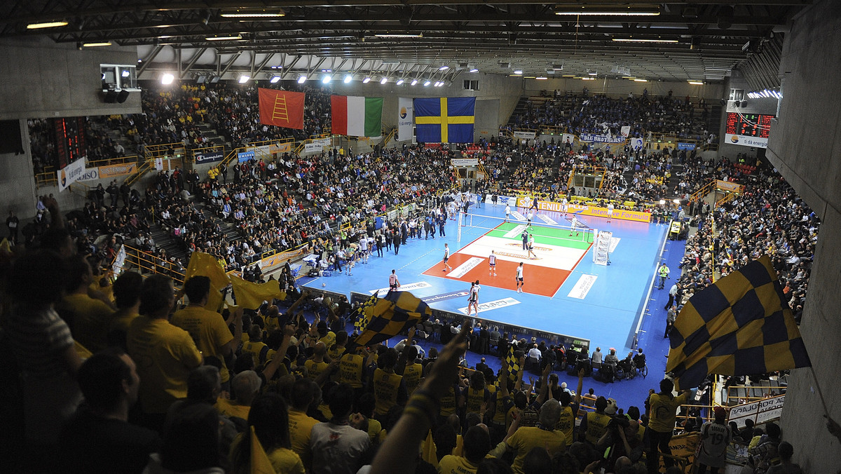 Siatkarze Polonii Londyn, mistrzowie i zdobywcy Pucharu Anglii, w 1/16 finału Challenge Cup zagrają w Bełchatowie. To efekt współpracy wspieranego przez polską społeczność klubu z PGE Skrą.